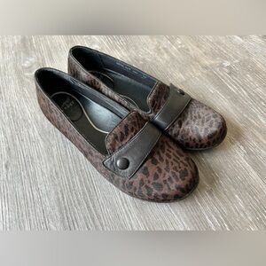 Dansko Leopard Print Calf Hair Flats Size EU 42/US 11.5
